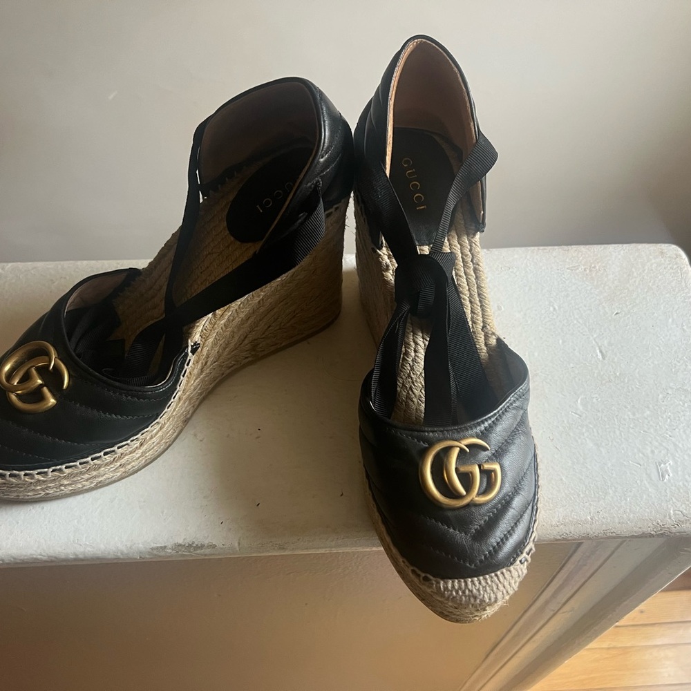 Gucci Black Leather Sandals